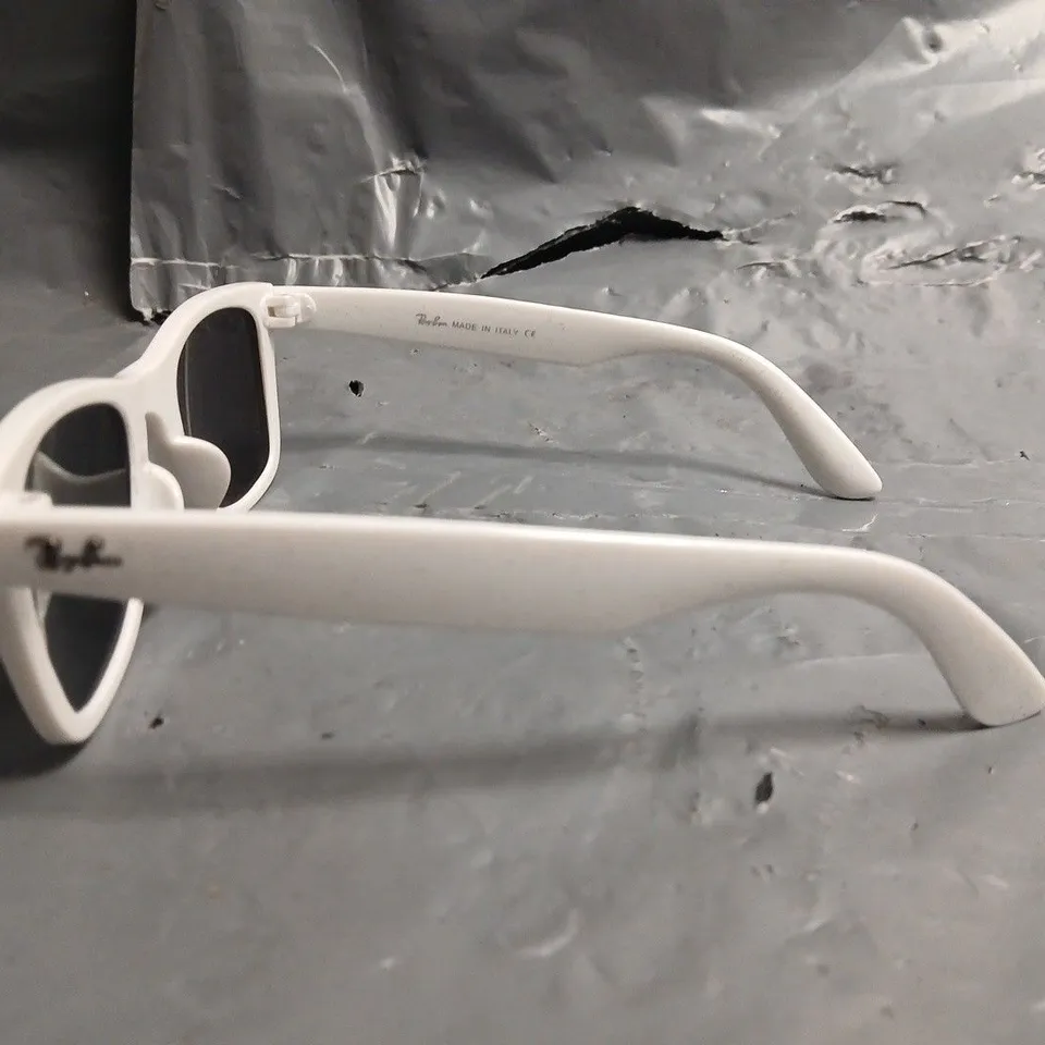 PAIR OF RAY BAN WHITE FRAMED GLASSES IN CARRY CASE