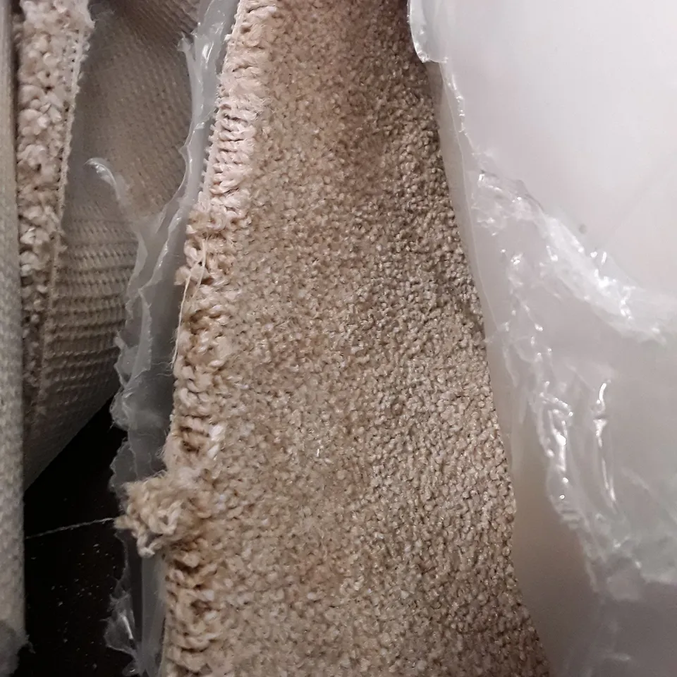 ROLL OF QUALITY STS HERITAGE LUXURY 2524/0850 ACTION CARPET APPROXIMATELY 7.3M×4M