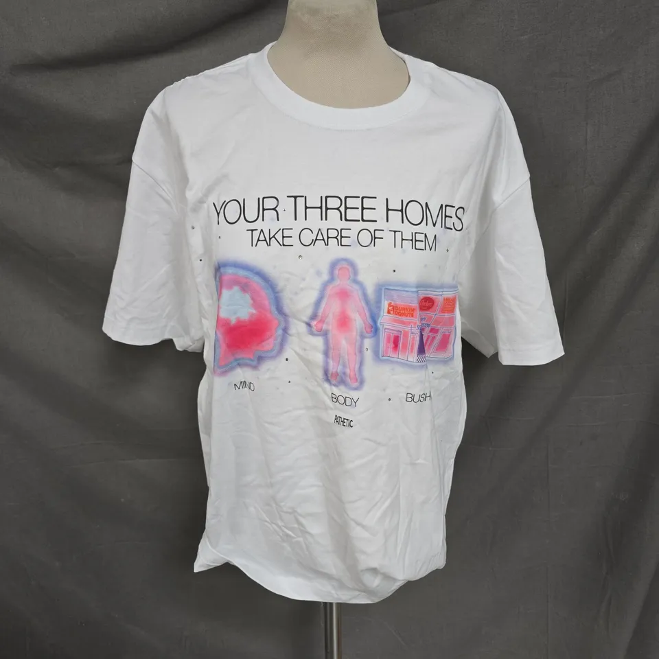 PATHETIC GRAPHIC TSHIRT IN WHITE SIZE L