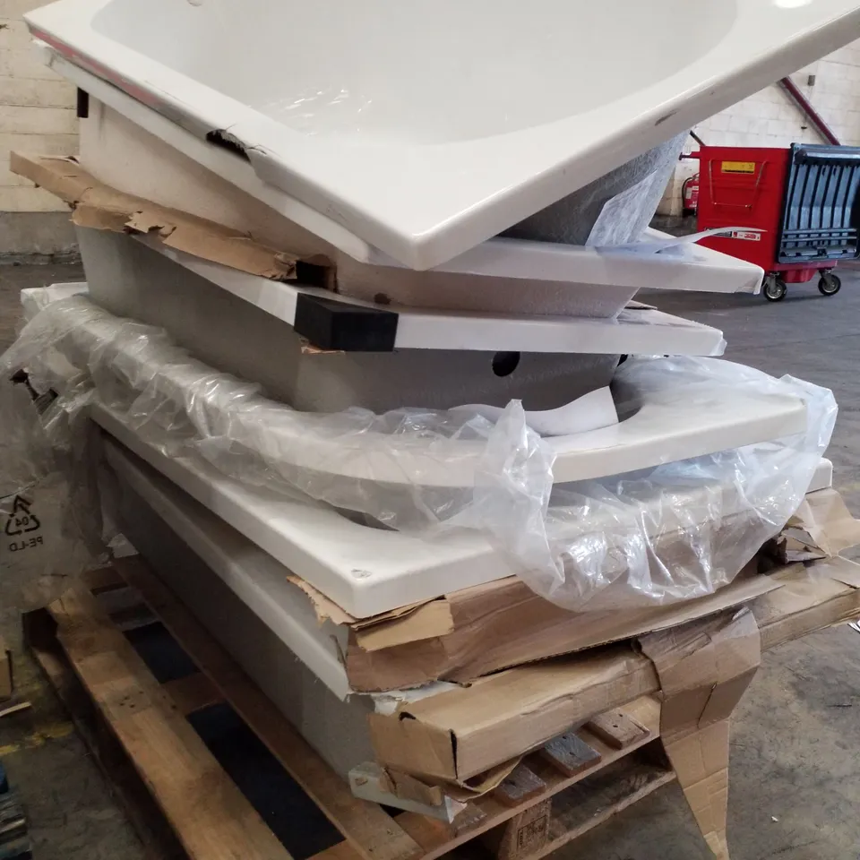 PALLET CONTAINING 6 ASSORTED BATHTUBS