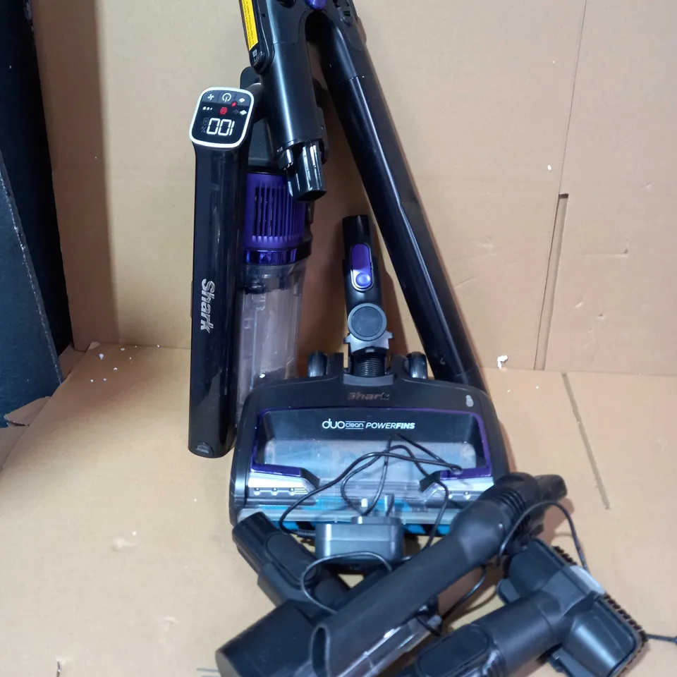SHARK STRATOS CORDLESS VACUUM W/ANTI HAIR WRAP & CLEAN SENSE IQ IZ400UKT