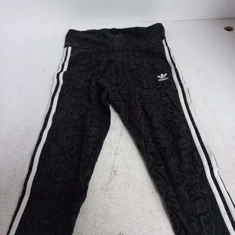 ADIDAS BLACK FLORAL PATTERN TRACKSUIT TROUSERS – UK 12-14
