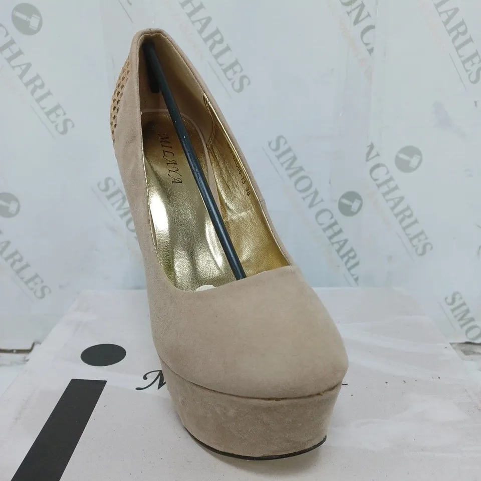 BOX OF 10 PAIRS OF MILAYA BEIGE HEELS SIZES VARY 