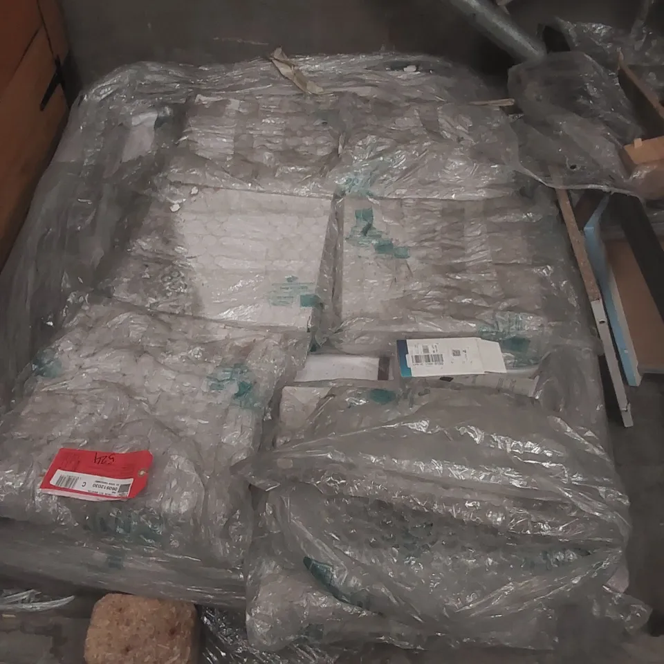 PALLET CONTAINING A LARGE QUANTITY OF LUXURY VINYL TILES