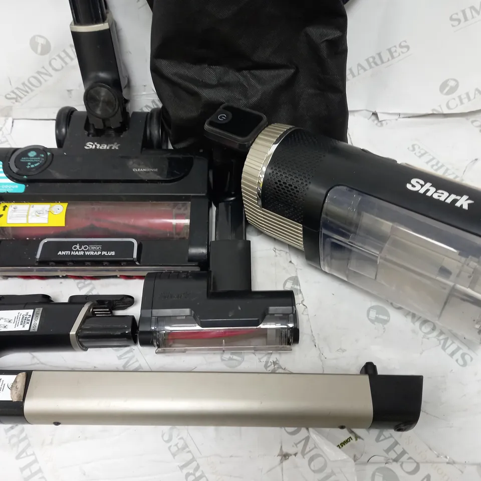 SHARK STRATOS CORDLESS VACUUM IZ400UKT