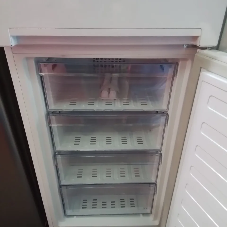 BEKO CFG4582W FREESTANDING FRIDGE FREEZER IN WHITE - UNPROCESSED RAW RETURN