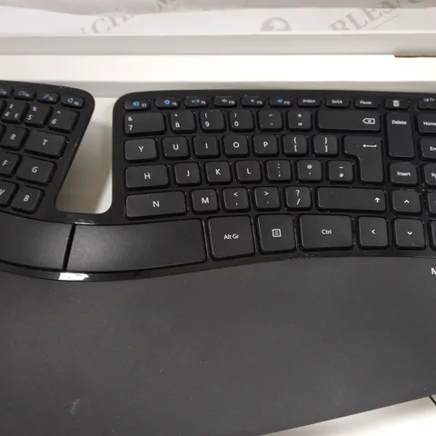 MICROSOFT SCULPT ERGONOMIC DESKTOP KEYBOARD