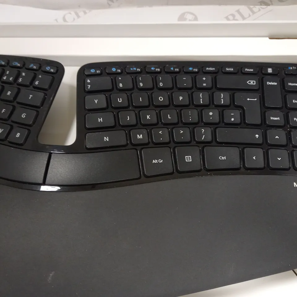 MICROSOFT SCULPT ERGONOMIC DESKTOP KEYBOARD