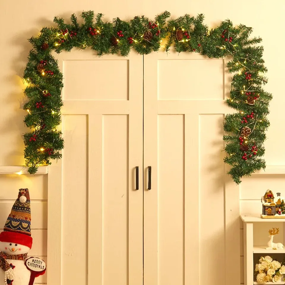 BOXED 270CM LIGHTED FAUX GARLAND WITH LIGHTS 