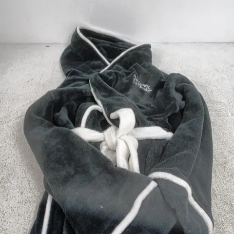 MY CHEMICAL ROMANCE BLACK PLUSH ROBE, SIZE M-L