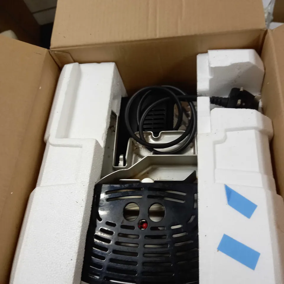 DEHLONGHI MAGNIFICA BEAN TO CUP COFFEE MAKER 