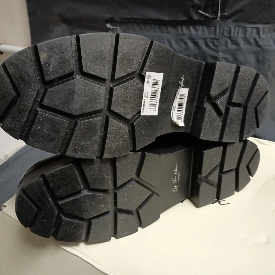 OFF THE HOOK BANK BOOTS IN BLACK - UK 7
