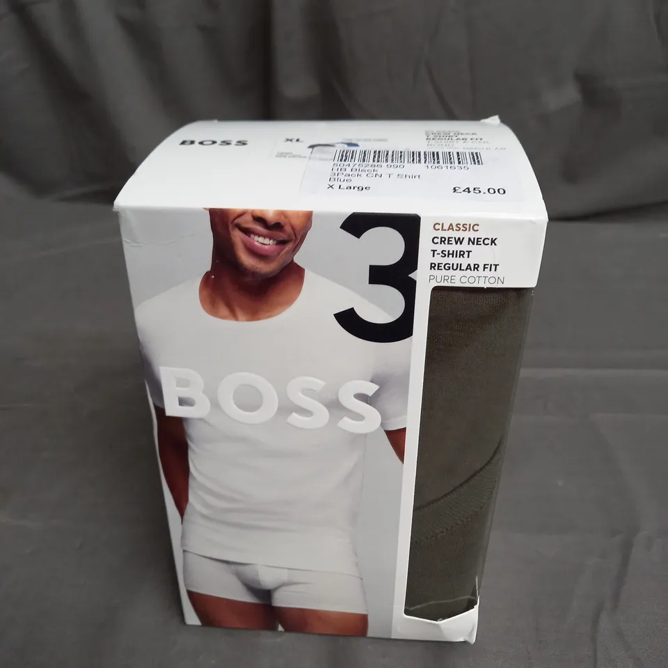 BOSS 3PACK CREW NECK TSHIRTS IN WHITE/BLUE/GREEN SIZE XL
