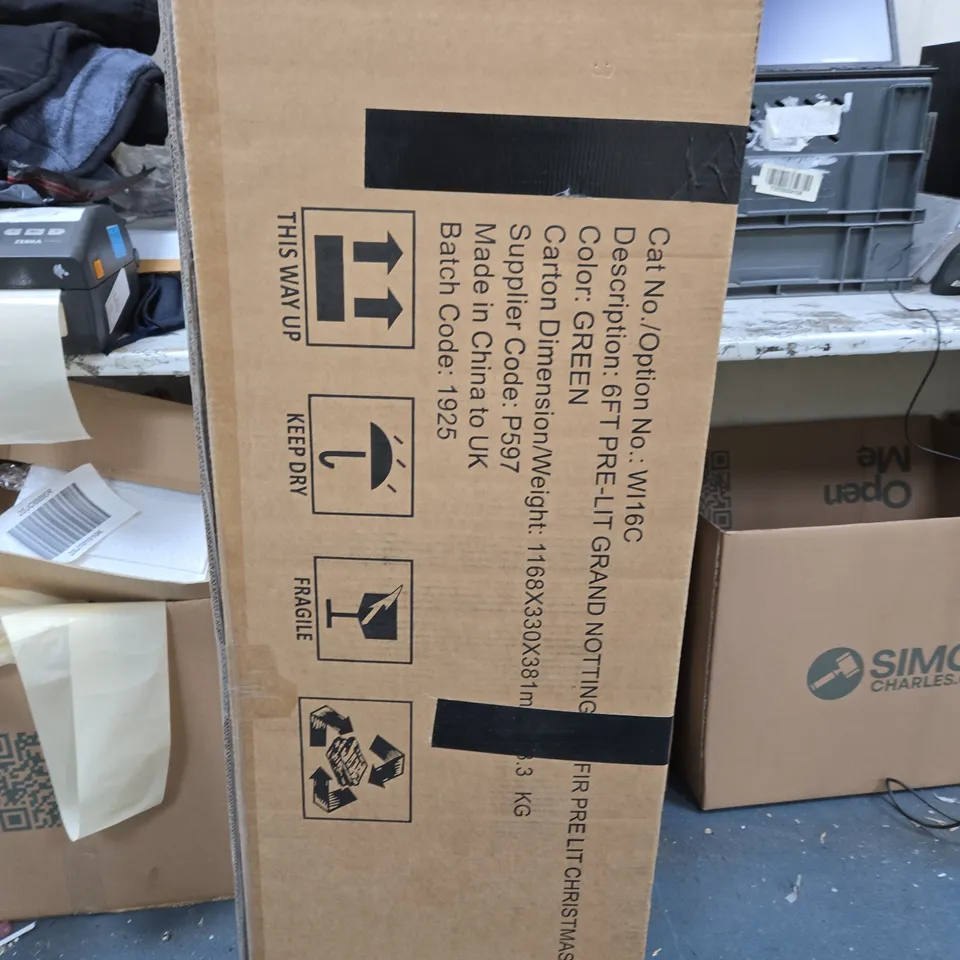 BOXED 6FT GRAND NOTTINGHAM FIR PRE-LIT ARTIFICIAL CHRISTMAS TREE