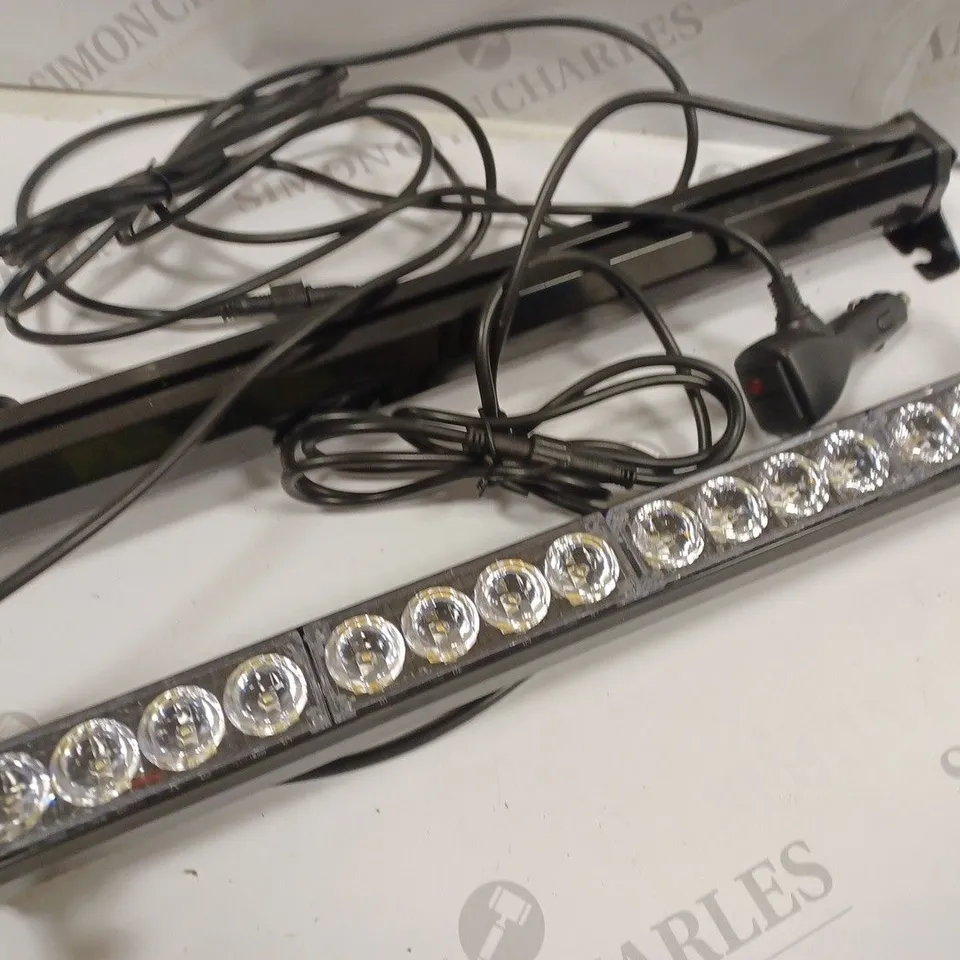 PAIR OF MOUNTABLE LIGHTING STRIPS