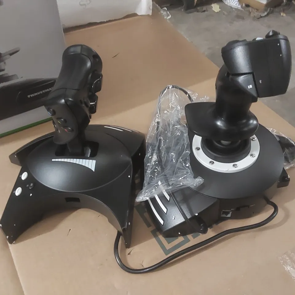THRUSTMASTER T.FLIGHT HOTAS ONE HANDS ON THROTTLE AND STICK FOR FLIGHT SIMULATOR