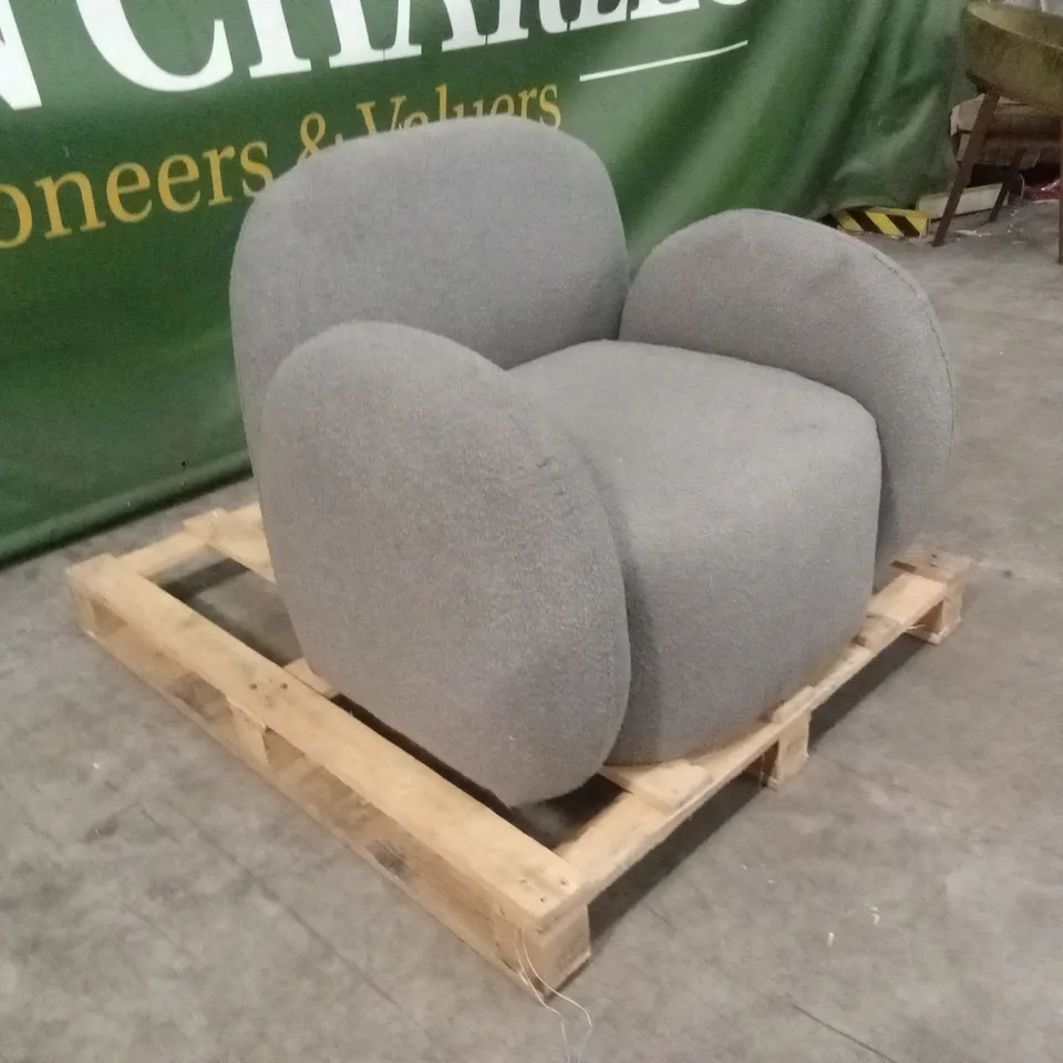 QUALITY DESIGNER GREY FABRIC UPHOLSTERED CHAIR