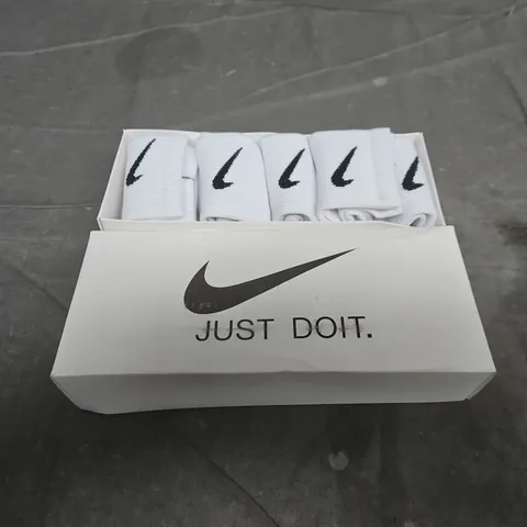 NIKE SOCKS – WHITE, X5 - SIZE UNSPECIFIED