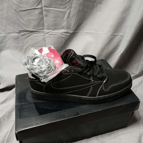 NIKE AIR MEN'S SNEAKERS UK SIZE 8.5 - CACTUS JACK, TRAVIS SCOTT EDITION BLACK  WITH SPARE LACES