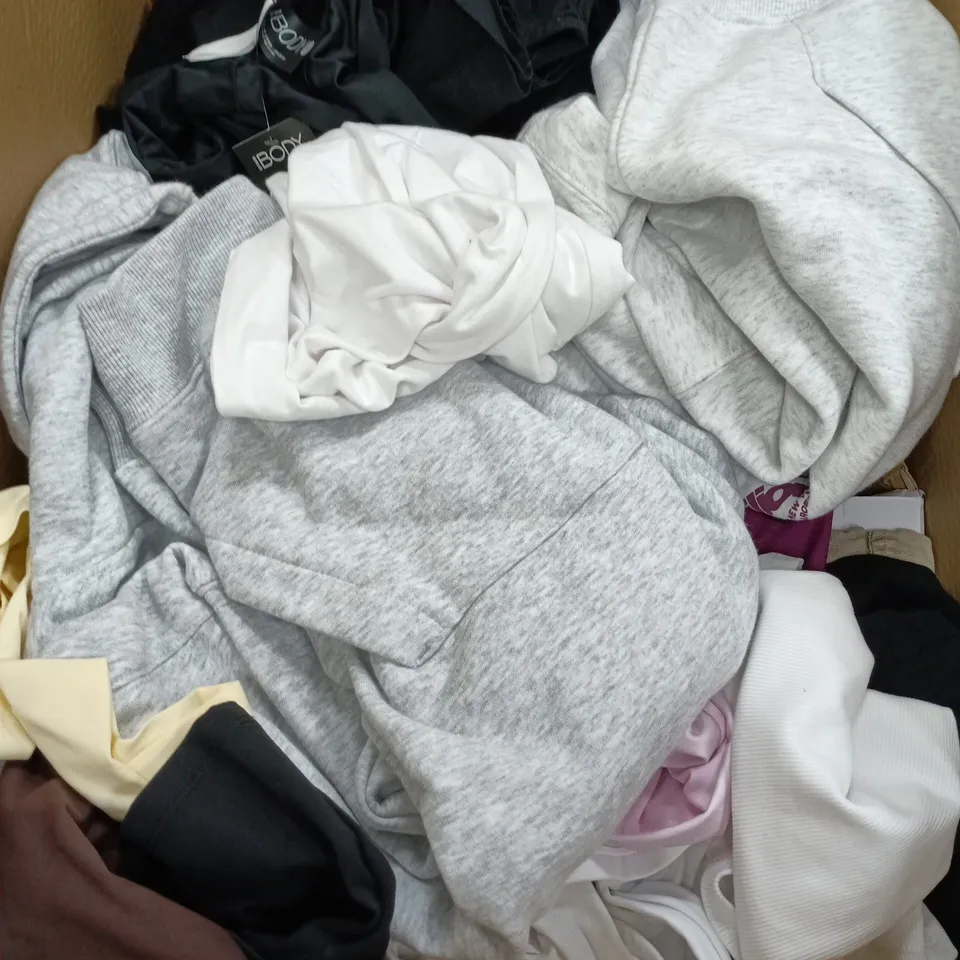 BOX OF APPROXIMATELY 30 ASSORTED CLOTHING ITEMS IN VARIOUS STYLES , COLOURS AND SIZES 