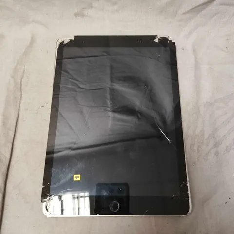 APPLE IPAD TABLET - A1673