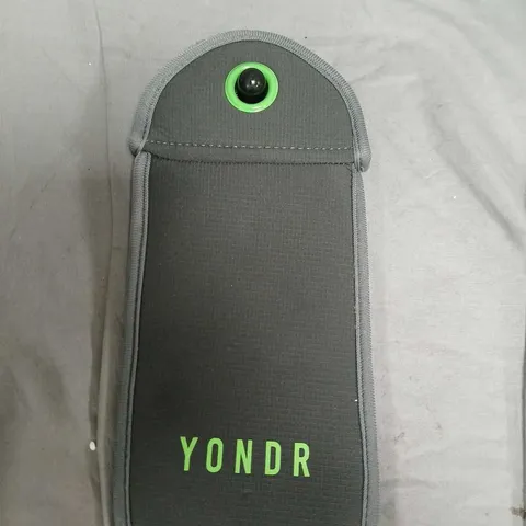 YONDR DEVICE IN GREY FABRIC POUCH WITH CIRCULAR LENS HOUSING 