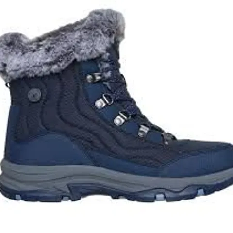 SKECHERS TREGO STORMIE WATERPROOF BOOT SIZE 3