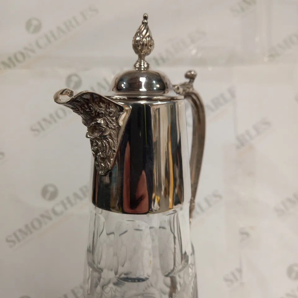 DECANTER WITH PRESENTATION BOX 