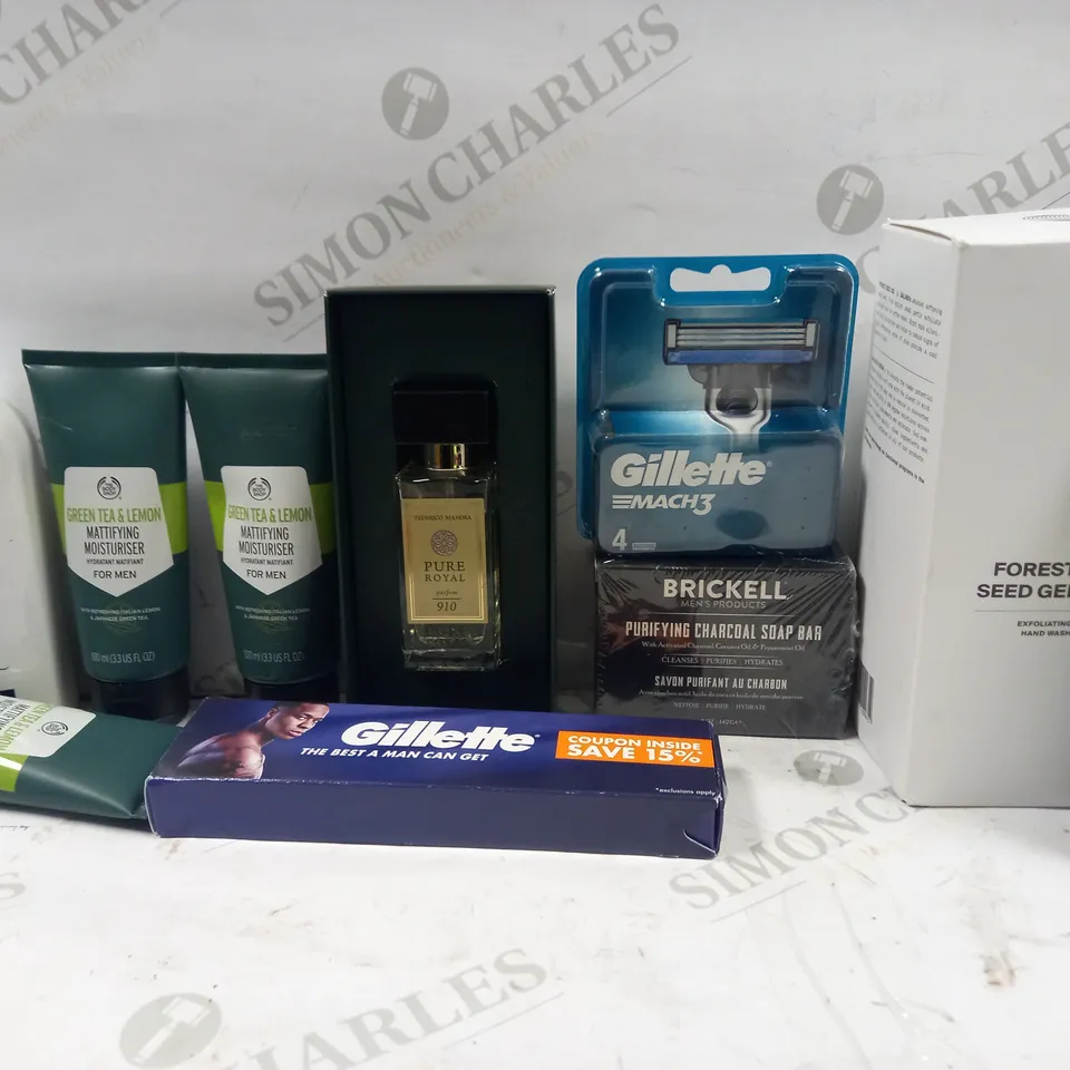 BOX TO CONTAIN 10 ASSORTED MENS GROOMING & HAIRCARE PRODUCTS, INCLUDES GEL, MOISTURISER AND SOAP 