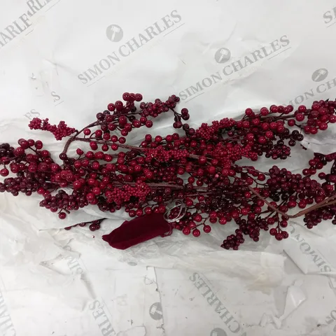 BOXED HOME REFLECTIONS PRE-LIT MIXED BERRY GARLAND