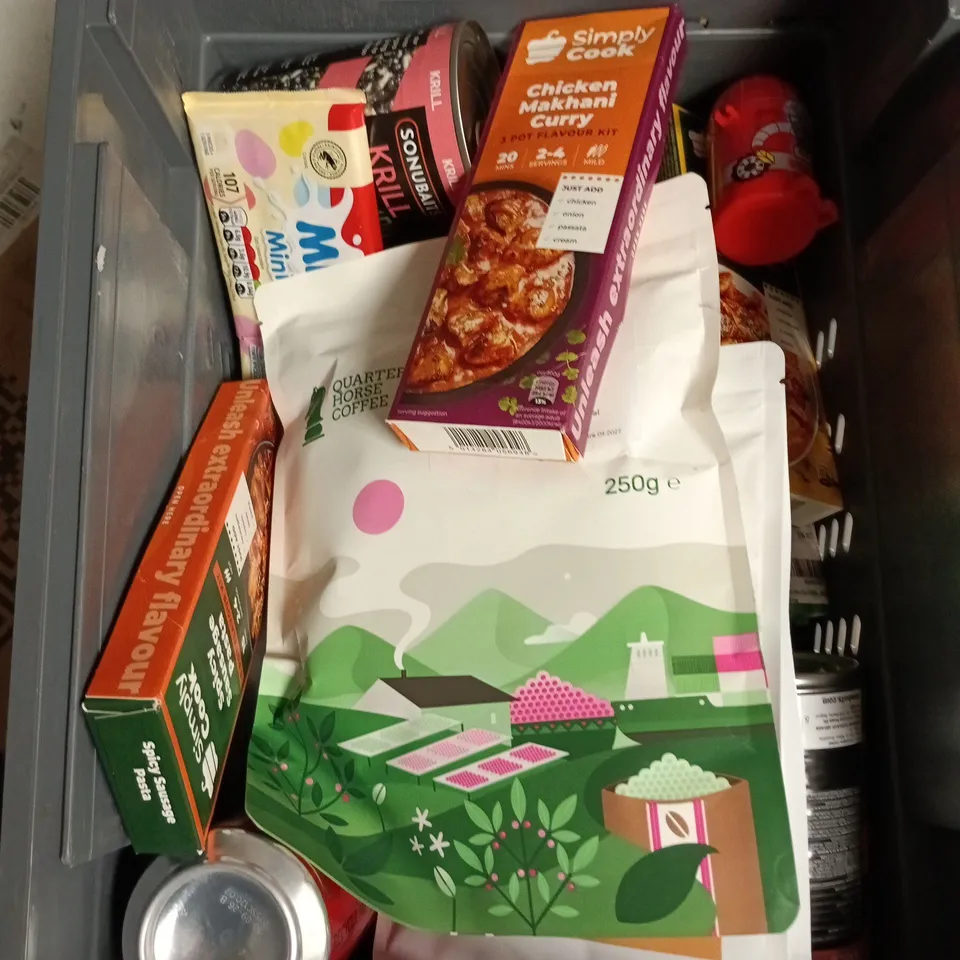 APPROXIMATELY 12 ASSORTED FOOD AND DRINKS ITEMS TO INCLUDE - NESCAFE ESPRESSO COLD CONENTRATE CARAMEL FLAVOUR, BAG OF JELLY BELLY BEANS, LIVE APPLE CIDER VINEGAR ETC 