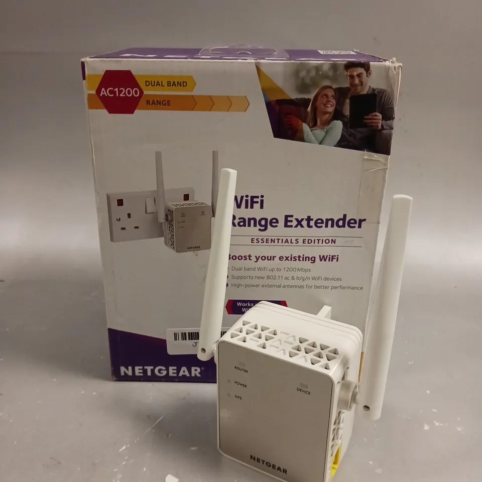 BOXED NETGEAR WIFI RANGE EXTENDER