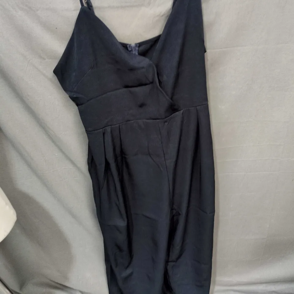 LOT OF WOMEN'S DRESSES AND GARMENTS: BLUE CUTOUT DRESS (NAYA), TEAL FLORAL MAXI, GREEN FLORAL MAXI,APPROIMATLEY 20 PIECES
