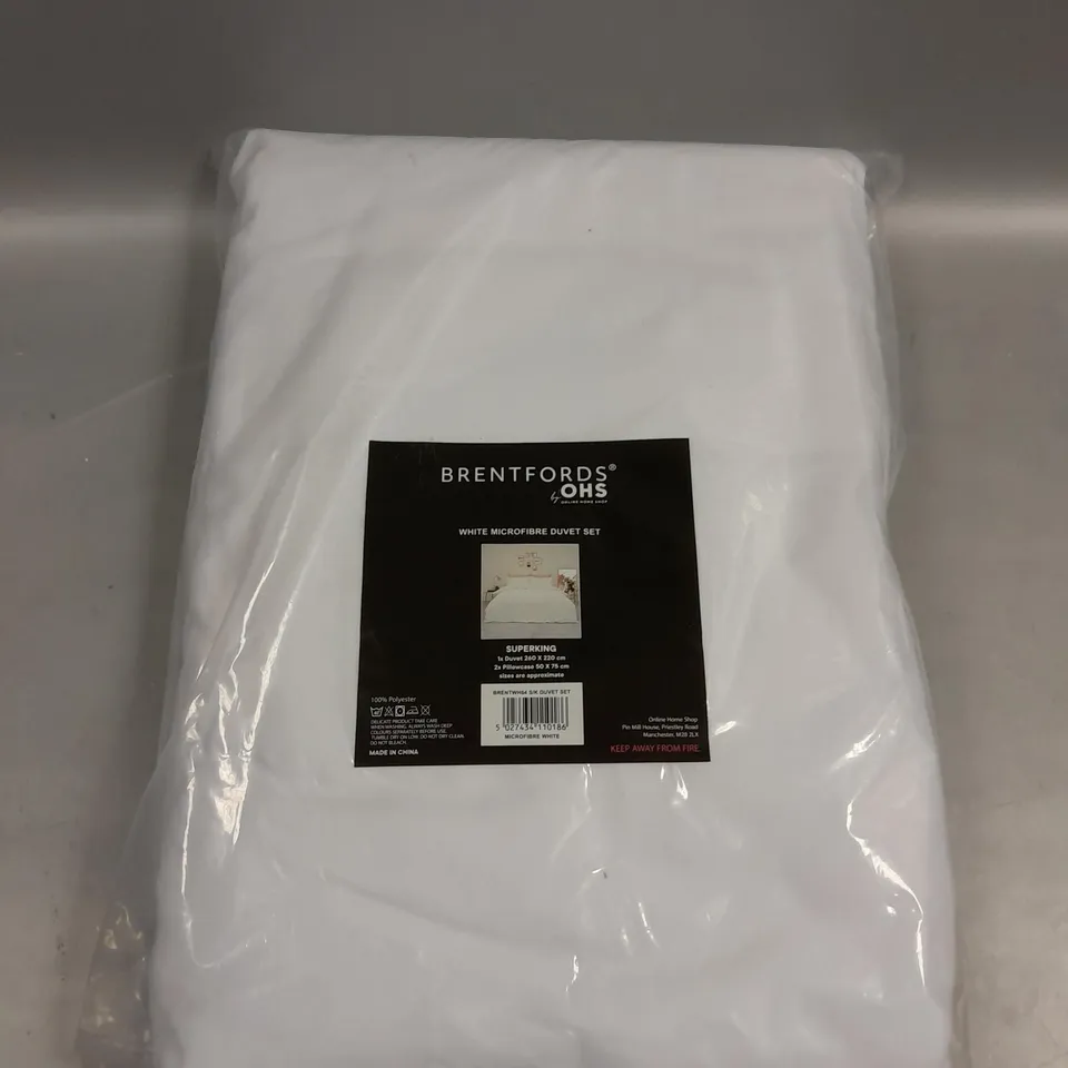 SEALED BRENTFORDS WHITE MICROFIBRE DUVET SET - SUPERKING 