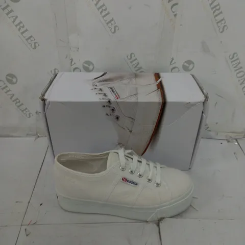 BOXED PAIR OF SUPERGA WHITE SIZE 37 FLAT TRAINERS