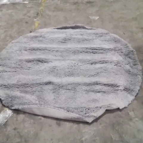 QUALITY DESIGNER AREA RUG - APPROXIMATELY 178X170