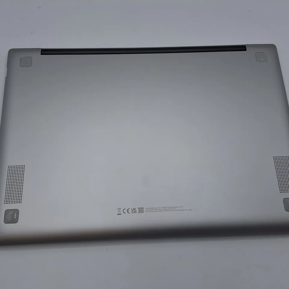 BOXED SAMSUNG GALAXY CHROMEBOOK INTEL LAPTOP IN SILVER - XE340XDA