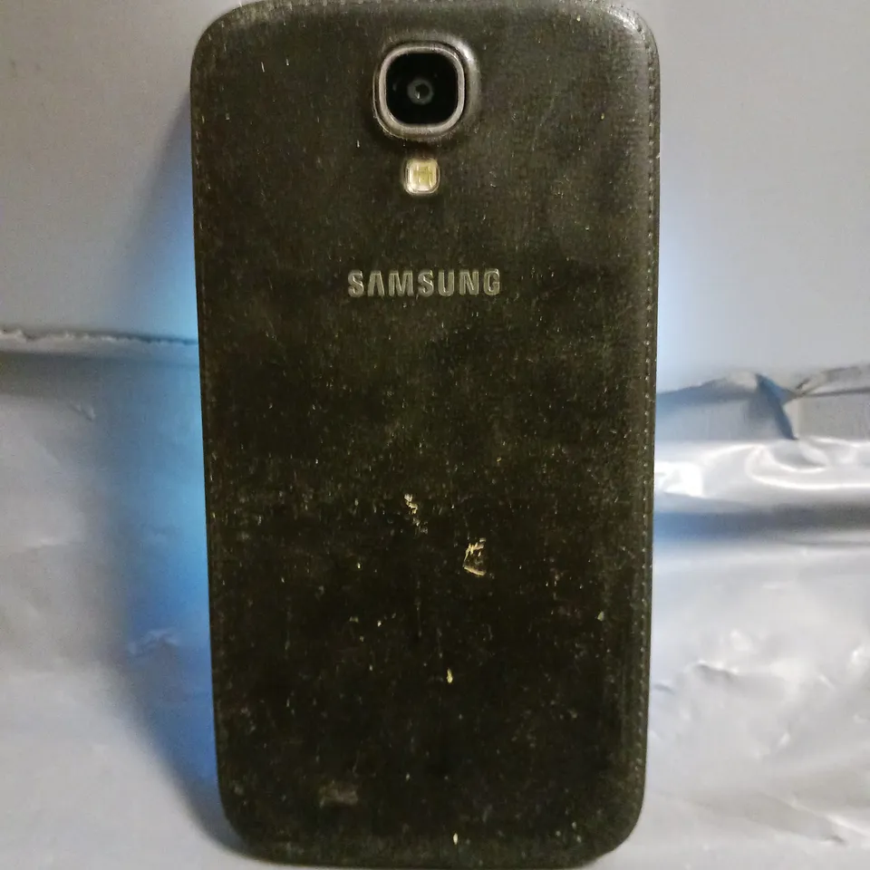 SAMSUNG GALAXY S4