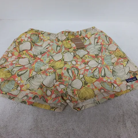 PATAGONIA MEN'S BAGGIES SHORTS β MELLOW MELON, 5 IN INSEAM, SIZE L