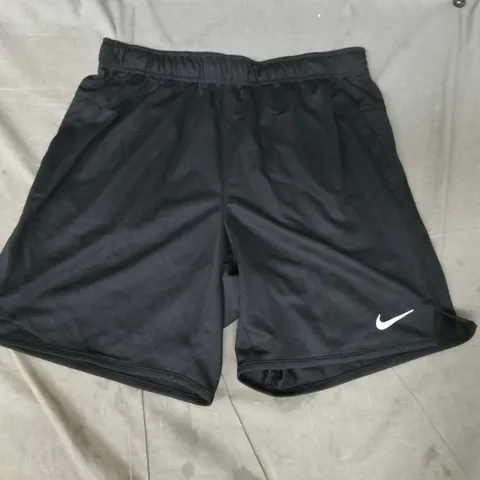 NIKE TOTALITY SHORTS IN BLACK SIZE MEDIUM