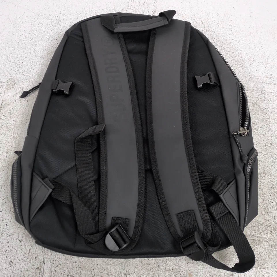 SUPERDRY RUCKSACK IN BLACK