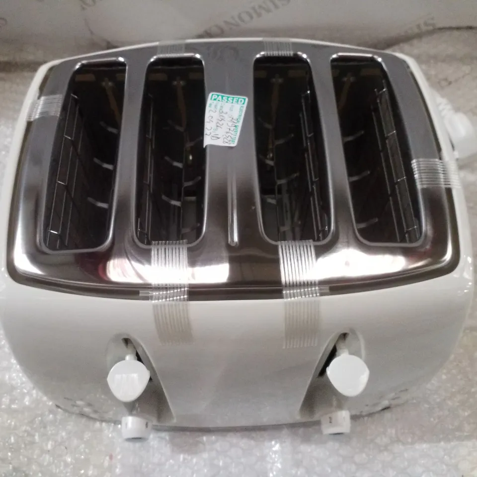BOXED RUSSELL HOBBS HONEYCOMB WHITE 4 SLICE TOASTER 