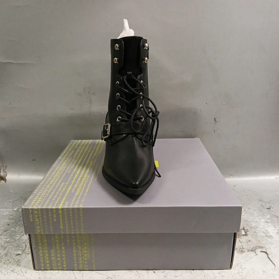 BOXED PAIR OF KOI HAWK POINTED COWBOY BOOTS IN BLACK SIZE UK 5