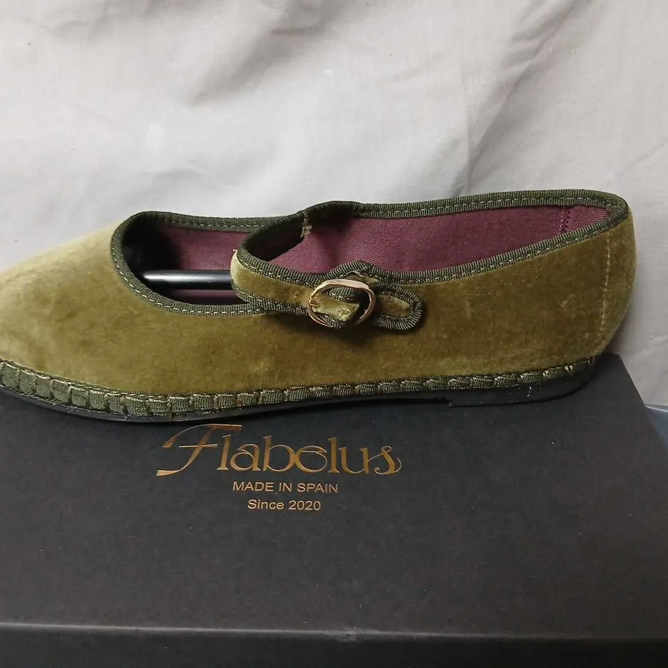 FLABELUS STARLING OLIVE GREEN SUEDE MARY JANE FLATS – UK 8 (EU 41)