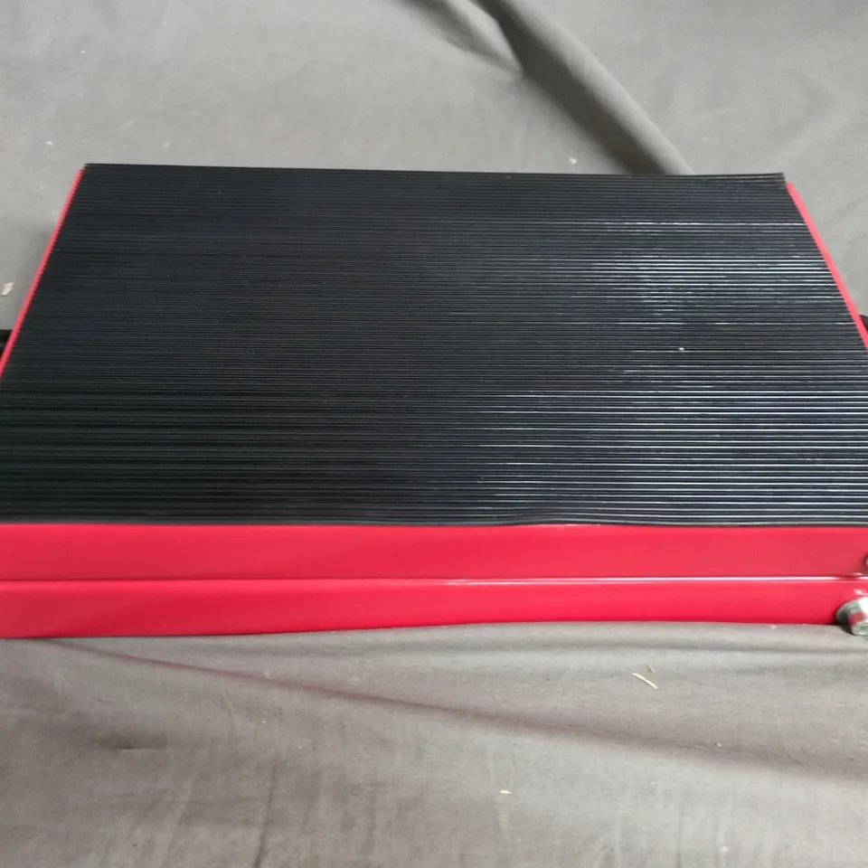 MOTORCYCLE SCISSOR LIFT JACK FOR SERVICING BIKES.