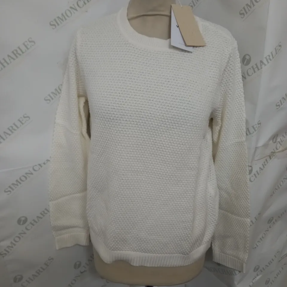 VILA VIDALO O-NECK KNIT TOP IN WHITE ALYSSUM SIZE M