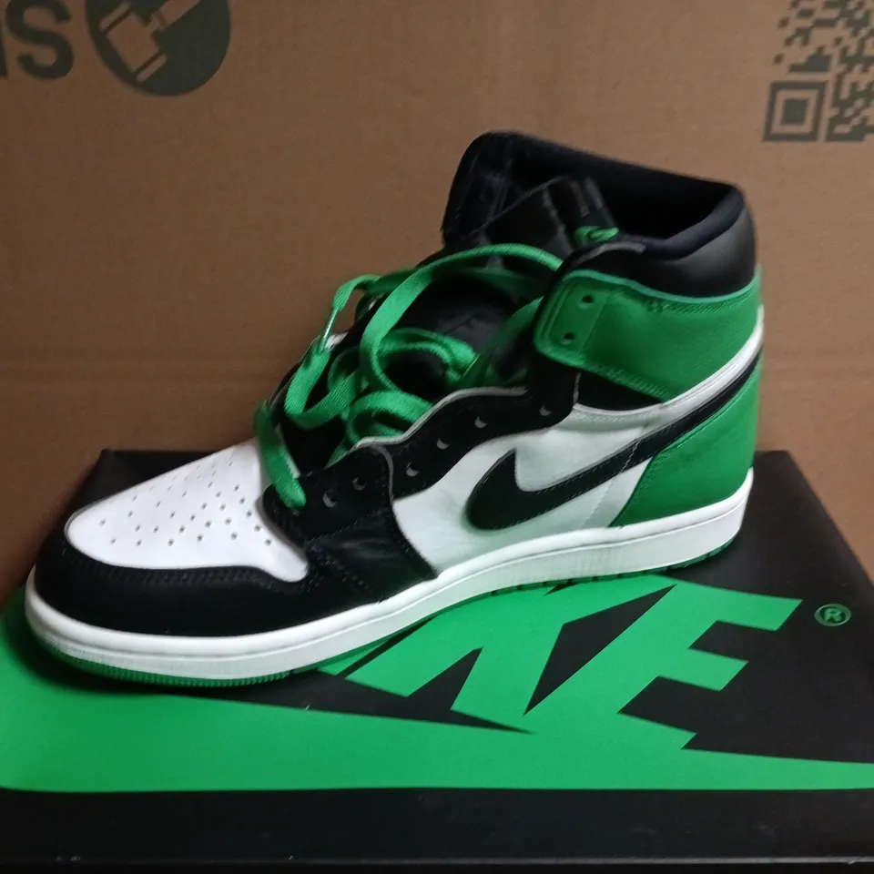 NIKE AIR JORDAN 1 RETRO HIGH OG SNEAKERS – BLACK/UNIVERSITY GREEN/WHITE, UK 9.5 (US 10.5, EU 44.5) – BOXED