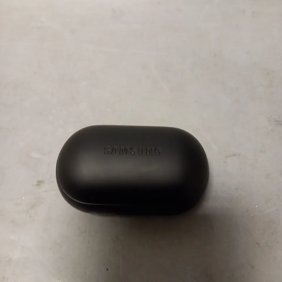 SAMSUNG CHARGING EAR BUDS CASE ( NO EARPHONES )