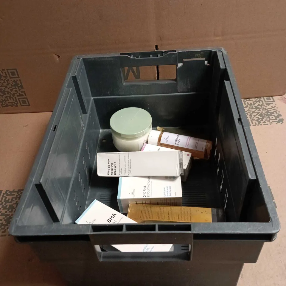 APPROXIMATELY 7 X ASSORTED JSI NATURALS COSMETIC ITEMS TO INCLUDE HYDRATING TONER, FACE GEL ETC