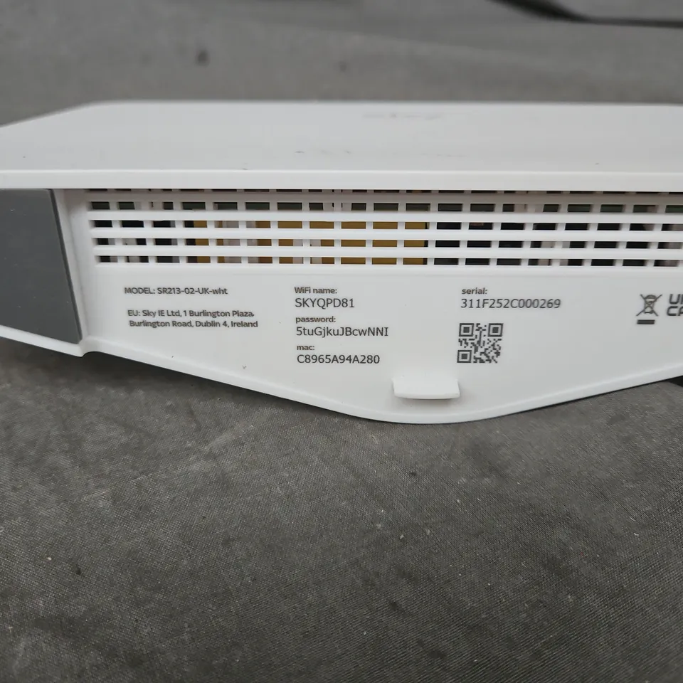 SKY SR213-02-UK ROUTER 